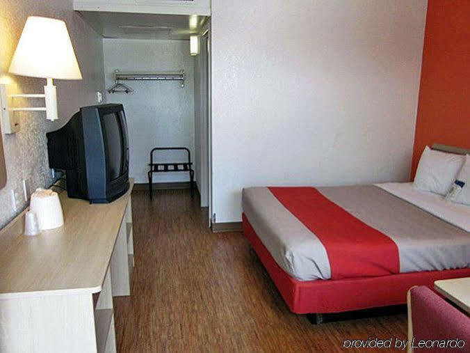 Home 6 Motel Τοπέκα Εξωτερικό φωτογραφία